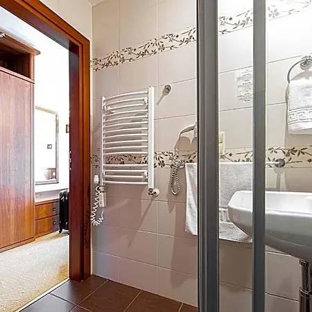 Dworek Morski & Wellness 4*