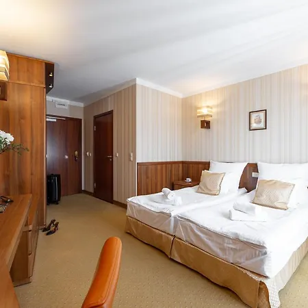 Dworek Morski & Wellness 4*