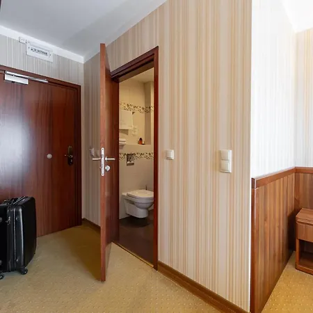 Bed & Breakfast Dworek Morski & Wellness 4*