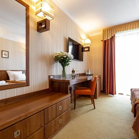 Nocleg ze śniadaniem Dworek Morski Spa&wellness 4*