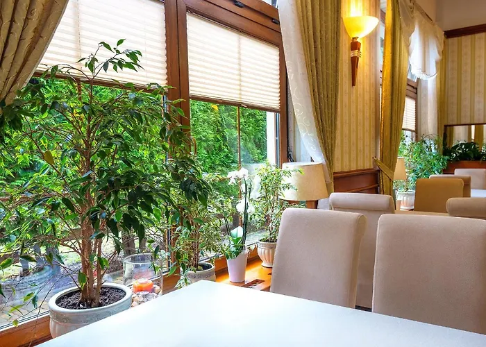 Bed and breakfast Dworek Morski & Wellness 4*