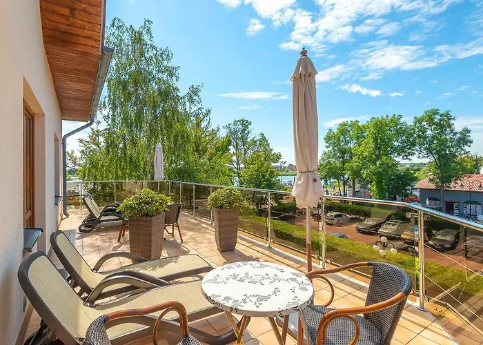 Dworek Morski & Wellness 4* 梅尔诺