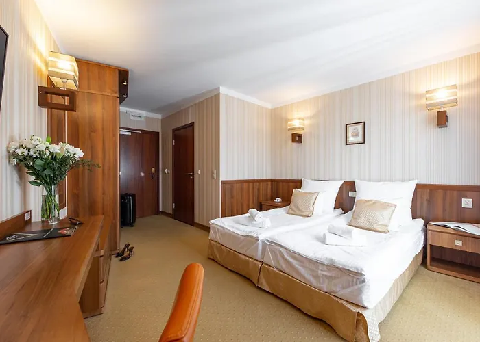 Dworek Morski & Wellness 4*